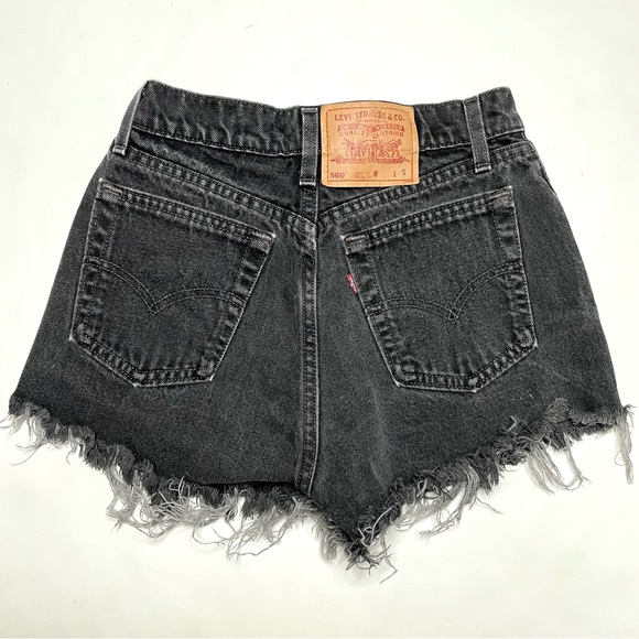 Levi’s 560 Black Denim Shorts - Picture 3 of 4